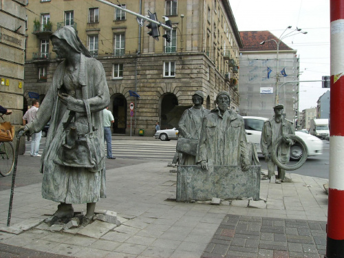 Te postacie trochę mnie przerażają szczegółami.