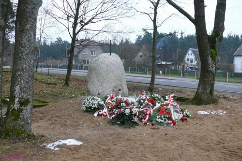 Pomnik Ofiar Obozu Niemieckiego w Snopkach #Snopki #Mazury #PomnikOfiarObozu