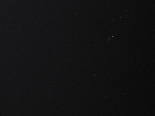 fotki komety - goły aparat bez zoomu i zoom x3 #holmes #teleskop #kometa