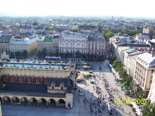 #Wawel #Kraków #Zabytki #Sukiennice #Rodzina #Rynek #Hejnał #KościółMariacki #Wieża #Smok #Pomnik