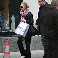 Ashley out and about in NYC-paparazzi listopad 2007