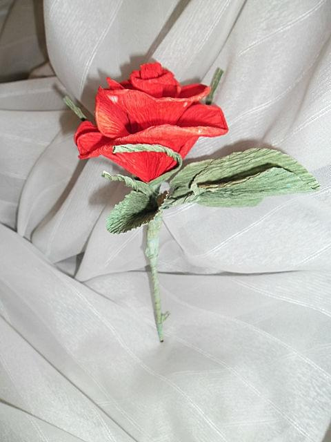 różyczki z krepiny #artystyczne #bibułkarstwo #bukiety #dekoracje #kartki #komunia #krepina #kwiaty #NaStół #okolicznościowe #NaKażdąOkazję #piękne #oryginalne #prezenty #rękodzieło #upominki #róże #różyczki