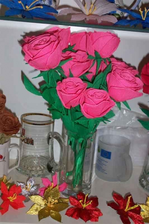 róża wykonana z krepiny #artystyczne #bibułkarstwo #BożeNarodzenie #bukiety #chrzest #dekoracje #dekoratorstwo #DlaBabci #DlaCiebie #DlaMamy #DlaTaty #DoBiura #DoRestauracji #DzieńMatki #ekologiczne #imieniny #kartki #kompozycje #komunia #kwiaty