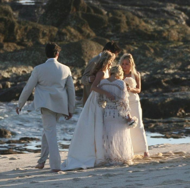 Ash and Kay attend Jills wedding in Mexico-paparazzi listopad 2007