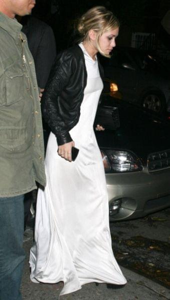 Ashley spotted leaving Waverly Inn in NYC-paparazzi listopad 2007