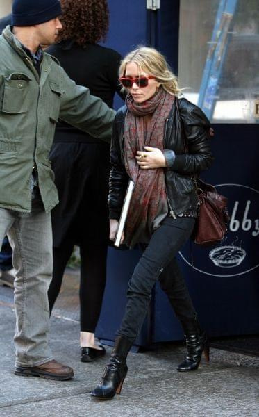 Mary-Kate out and about in NYC-paparazzi listopad 2007