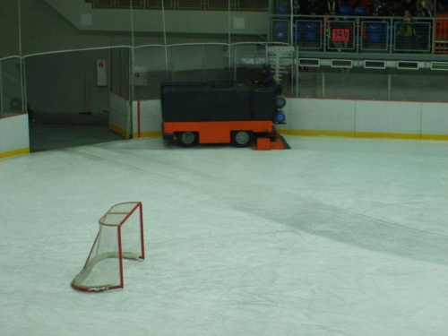 Nowa warstwa lodu :] #hokej #lublin #globus #lht