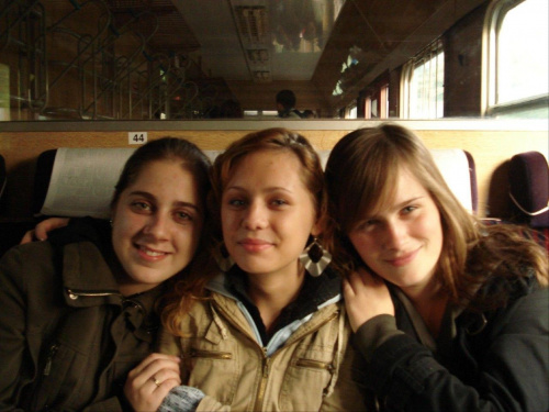 -Mika-Rudzik-Daria- w drugim pociągu :P ( w przedziale za nami jakaś impreza;d )