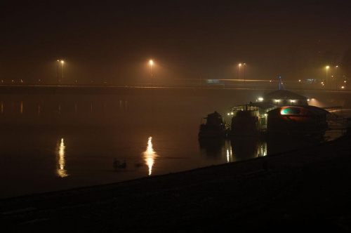 Kraków,okolice Wawelu #noc #miasto #nocne #wisła #rzeka #kraków #nocą #most #mgła