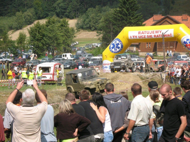 Zdjęcia ze zlotu w czarnorzekach który sie odbyl na wakacjach ...
(na fotkach pokazany drugi dzień rywalizacji) #ZLOT4x4CzarnorzekiKorczyna