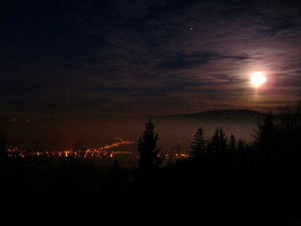 milówka prusów 4 rano ksieżyc noc #milowka #prusow #natura #wies #MarJan